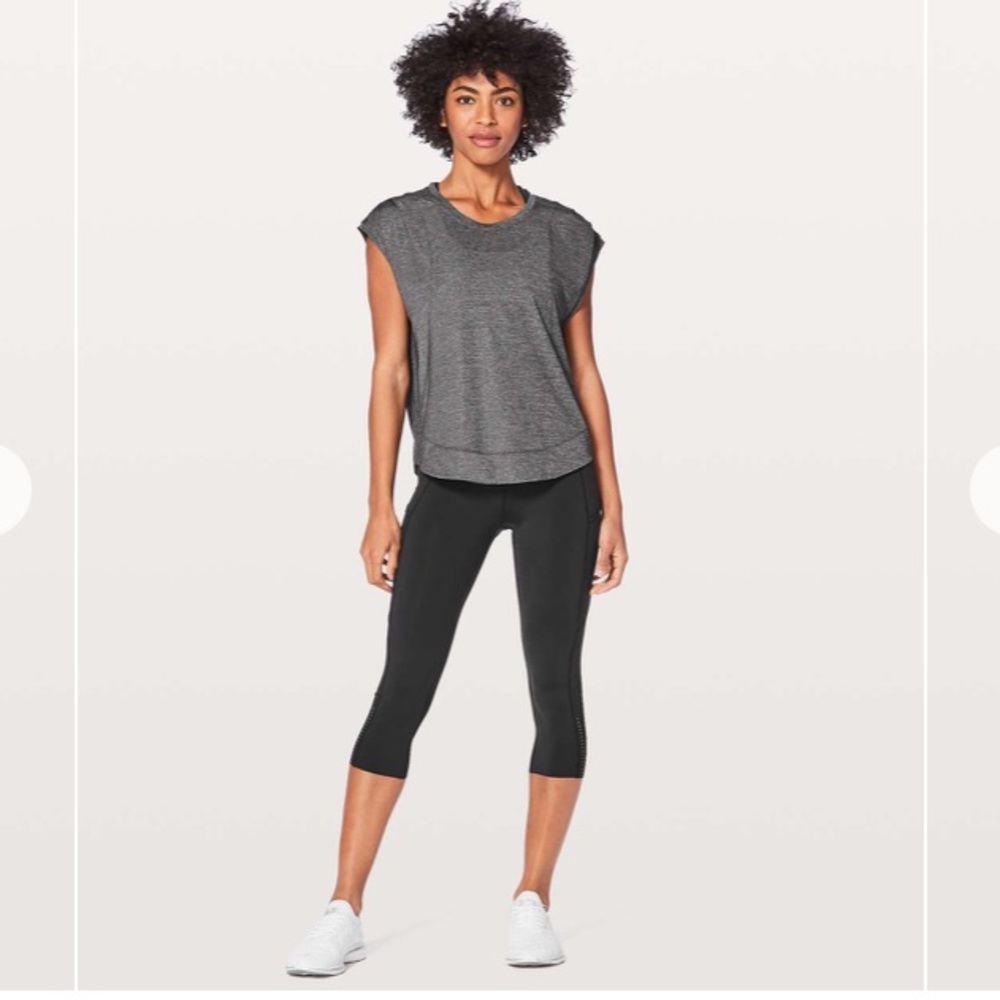 NWOT LULULEMON Gait Keeper Short Sleeve